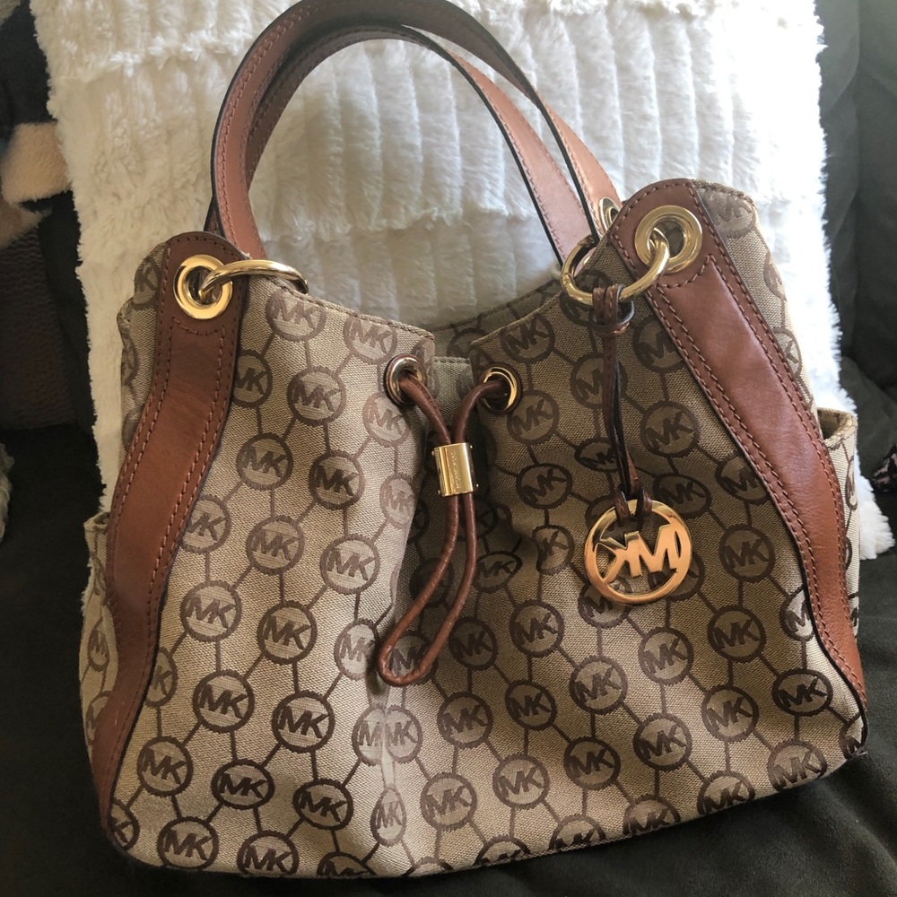 Michael kors purse